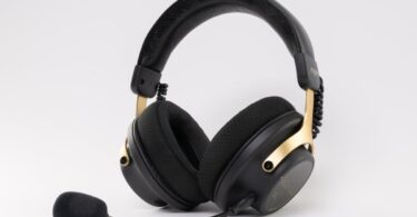Casque gaming sans fil Moondrop GM-01 Pro noir avec arceau en alliage d'aluminium, fourches dorées, coussinets en tissu et micro perche amovible